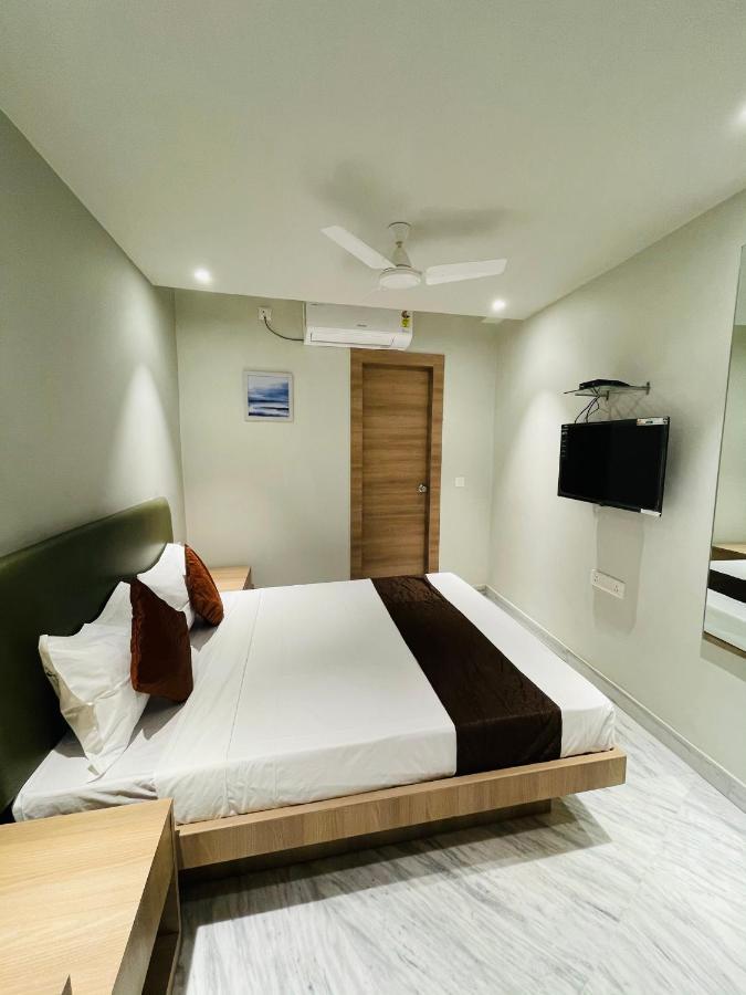 Hotel The Crest Калькутта Экстерьер фото